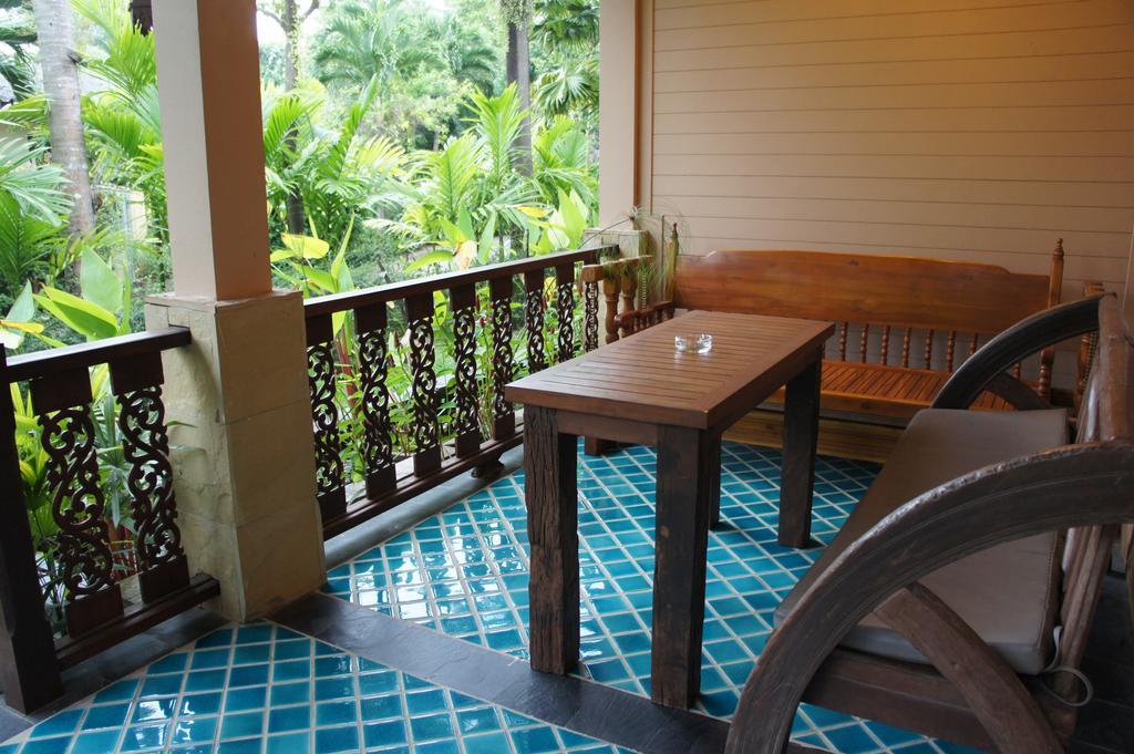 Palm Village Rawai Exterior photo
