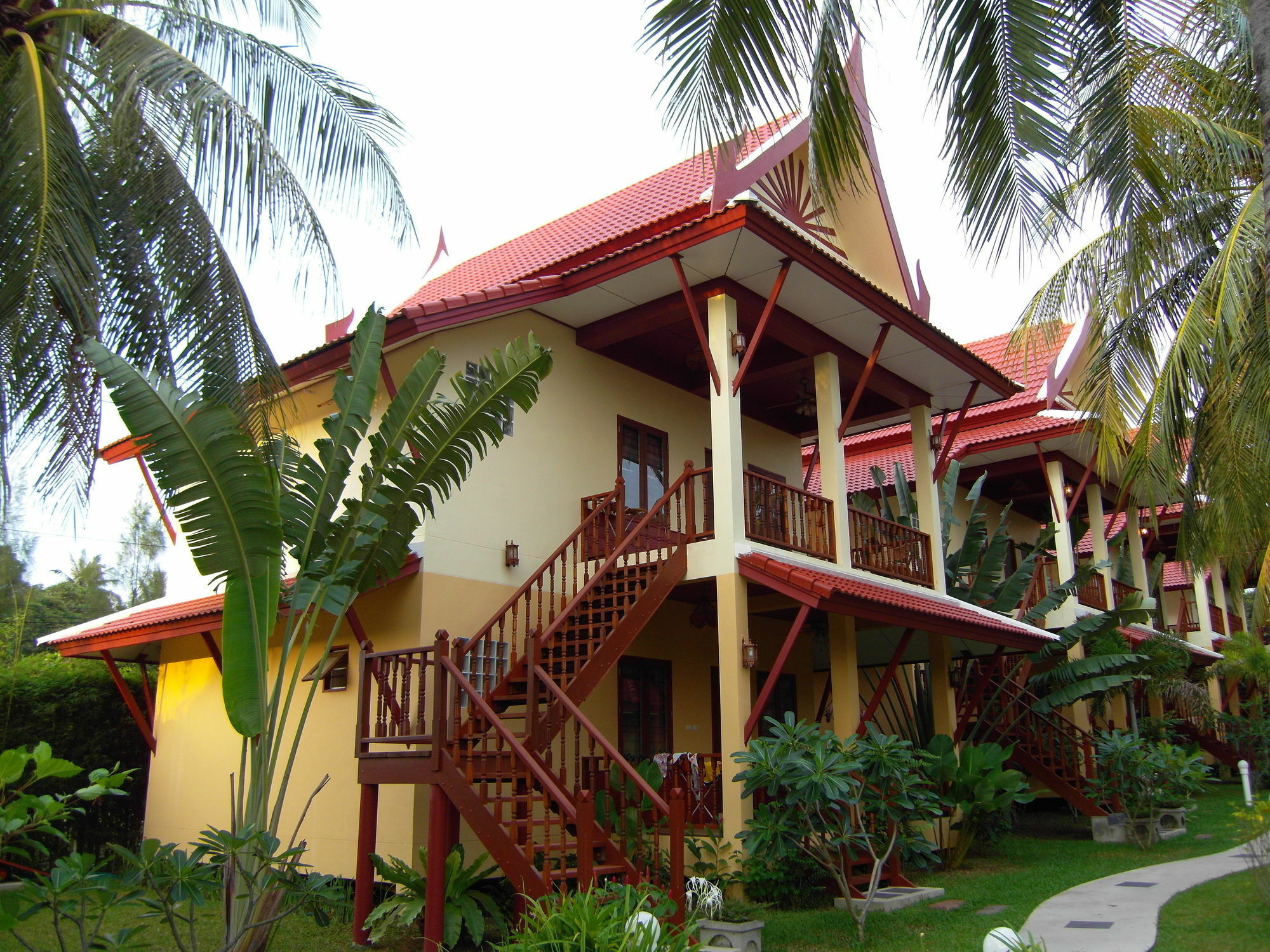 Palm Village Rawai Exterior photo